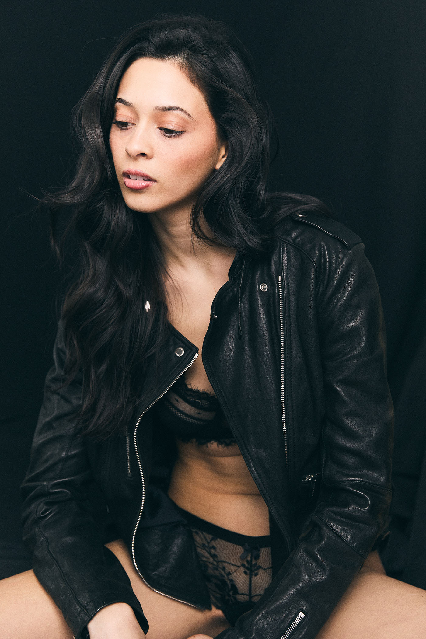 TEAGHAN_G_SILHOUETTE_MODELS_FORWEB_4