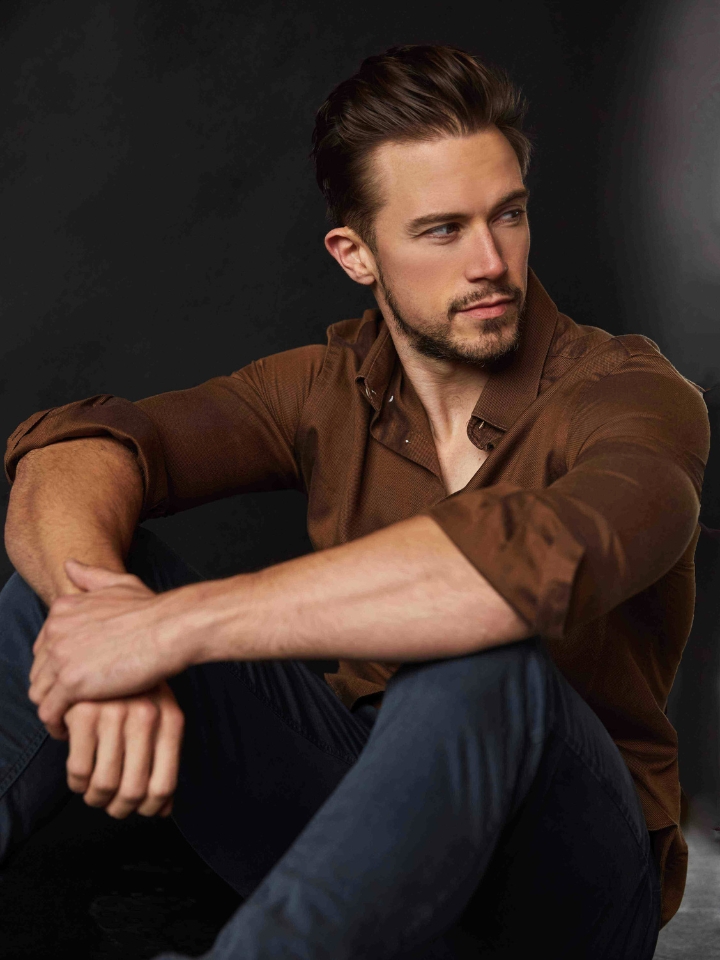 NEAL ROXBURGH | Silhouette Models