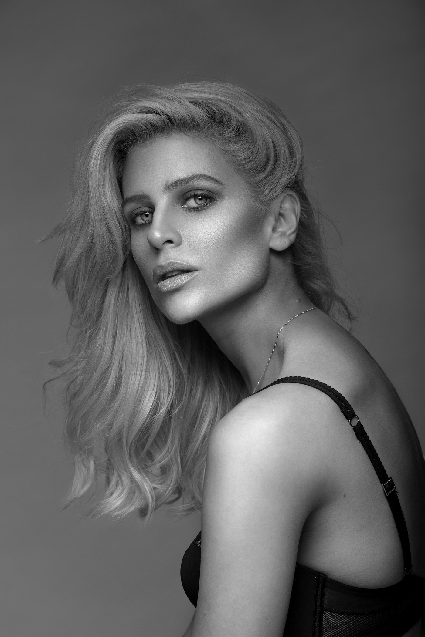 SOPHIE VAN DEN AKKER Silhouette Models
